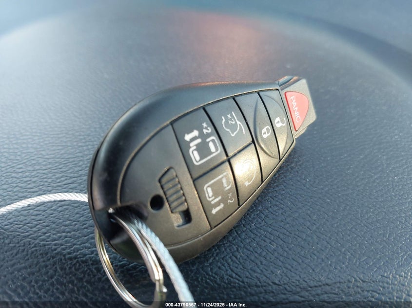 2014 Chrysler Town & Country Touring VIN: 2C4RC1BG4ER255729 Lot: 43790567