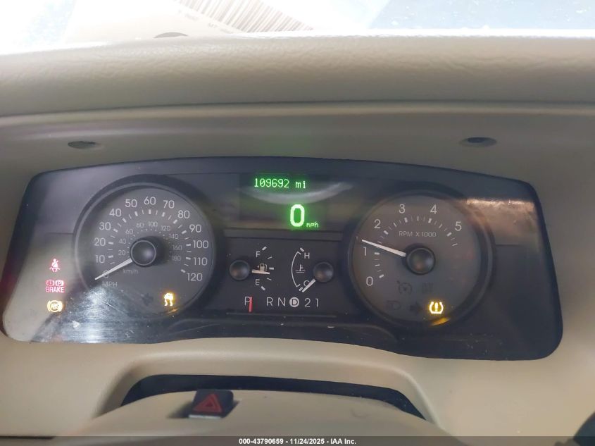 2008 Mercury Grand Marquis Ls VIN: 2MEFM75V48X611205 Lot: 43790659