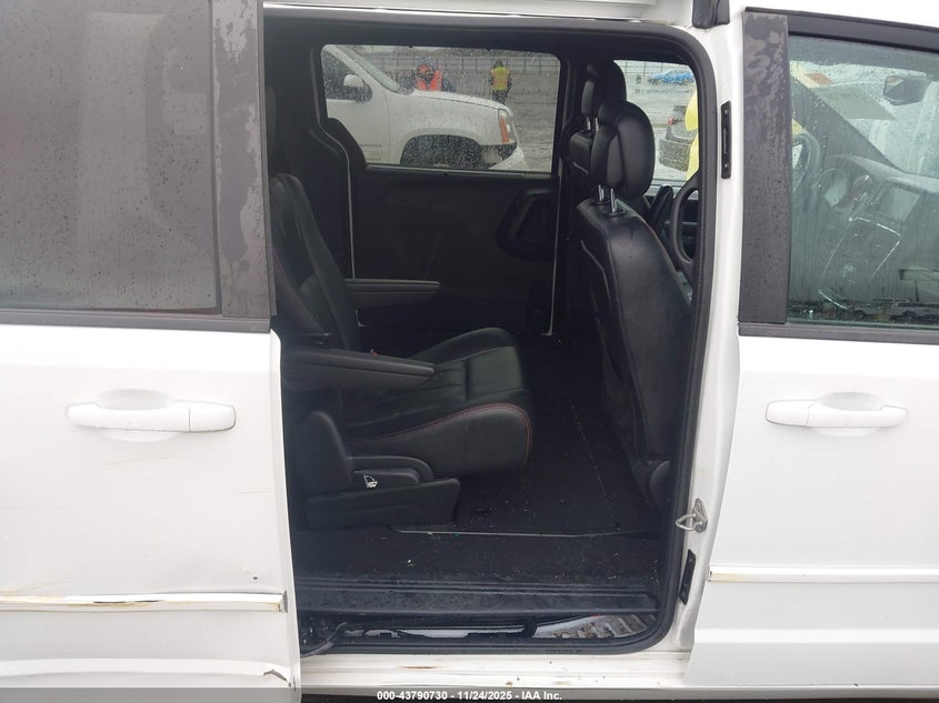2016 Dodge Grand Caravan R/T VIN: 2C4RDGEG0GR345040 Lot: 43790730