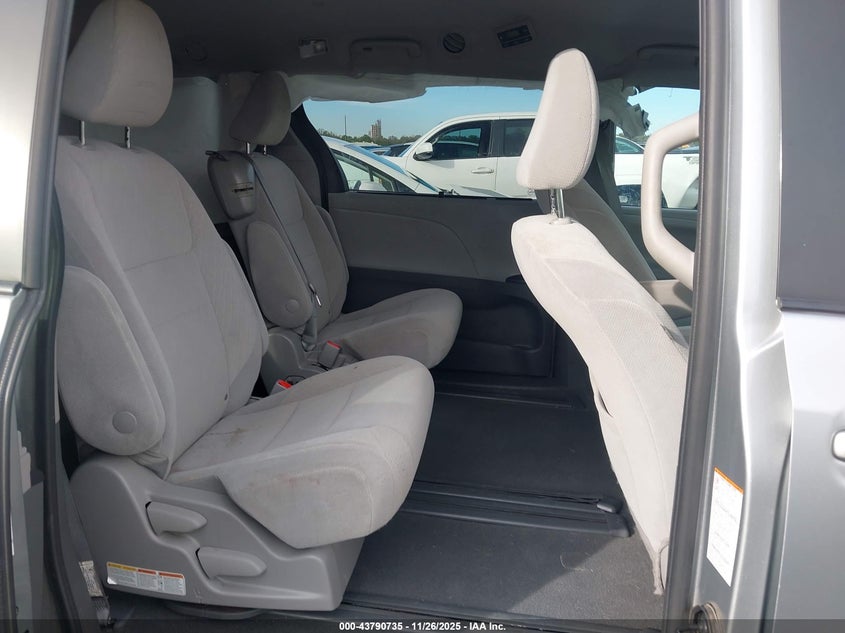 2020 Toyota Sienna Le VIN: 5TDKZ3DC9LS080470 Lot: 43790735