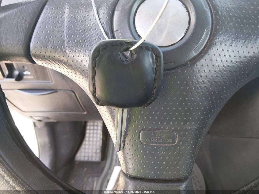 2007 Toyota Matrix VIN: 2T1KR32E57C677862 Lot: 43790820