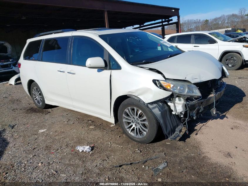 TOYOTA SIENNA XLE 8 PASSENGER