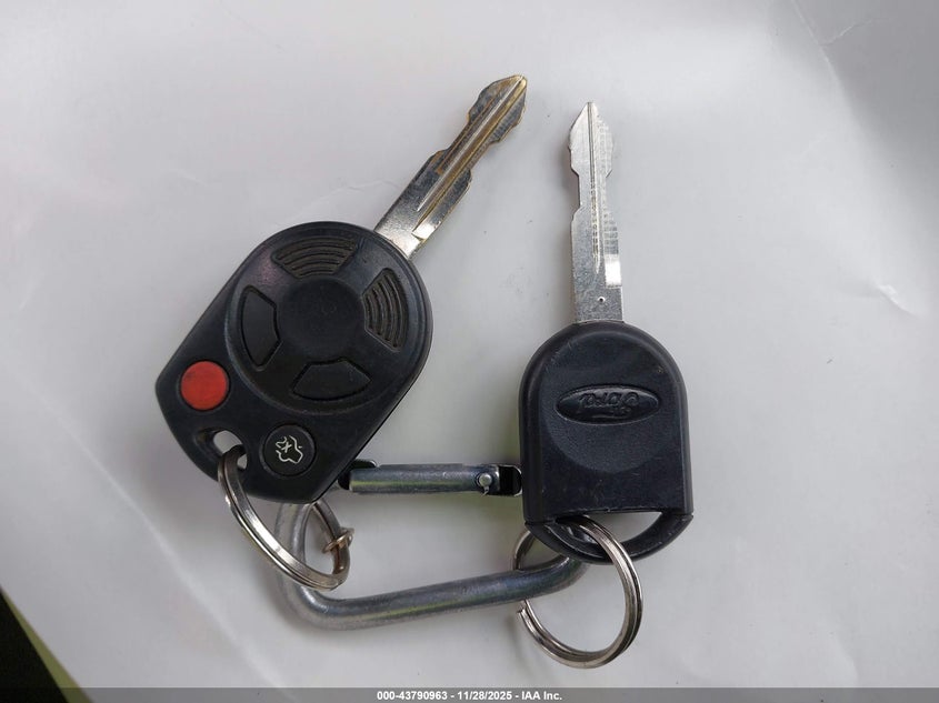 2008 Ford Escape Xlt VIN: 1FMCU93158KC25195 Lot: 43790963