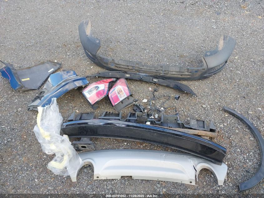 2017 Ford Escape Se VIN: 1FMCU9GD8HUC19934 Lot: 43791052