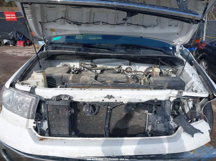 2008 Toyota Tundra Base 4.7L V8 VIN: 5TFBT54128X013786 Lot: 43791088