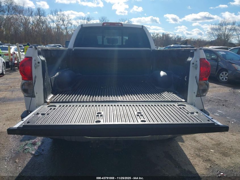 2008 Toyota Tundra Base 4.7L V8 VIN: 5TFBT54128X013786 Lot: 43791088