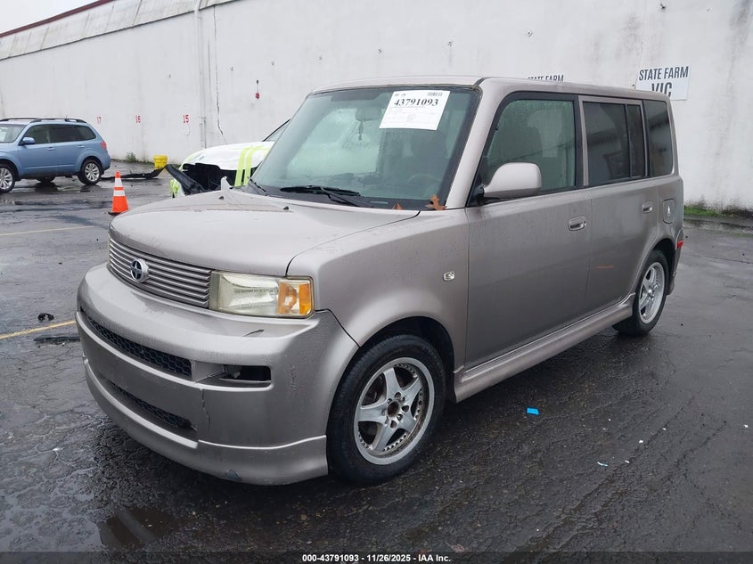 JTLKT324340131659 2004 SCION XB photo no. 2