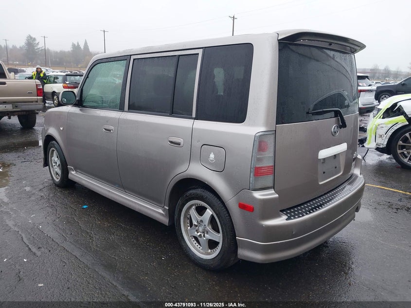 JTLKT324340131659 2004 SCION XB photo no. 3