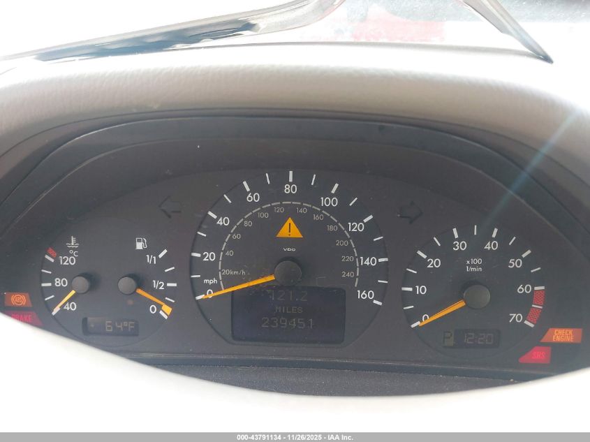 2000 Mercedes-Benz E 320 4M VIN: WDBJH82J3YX031052 Lot: 43791134