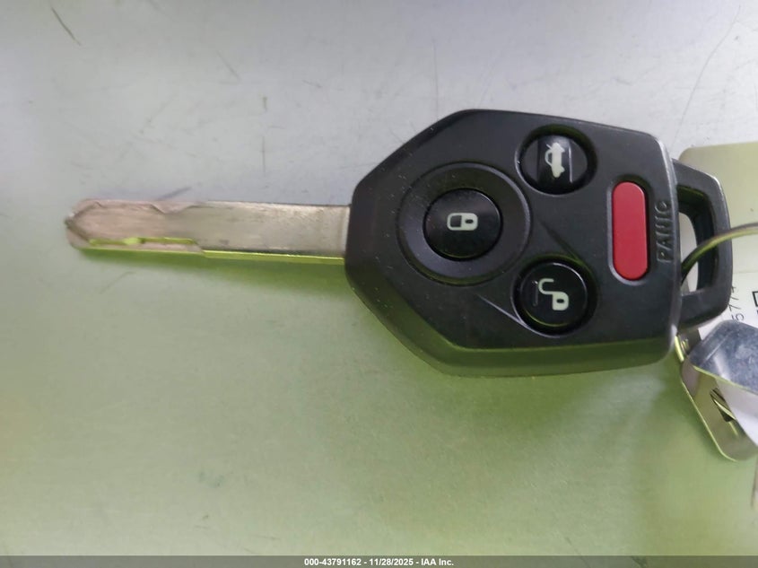 2013 Subaru Outback 2.5I Limited VIN: 4S4BRBKC4D3281656 Lot: 43791162