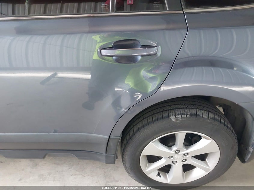 2013 Subaru Outback 2.5I Limited VIN: 4S4BRBKC4D3281656 Lot: 43791162