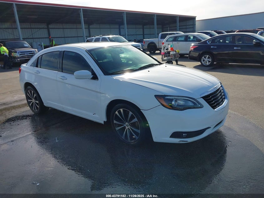 CHRYSLER 200 LIMITED