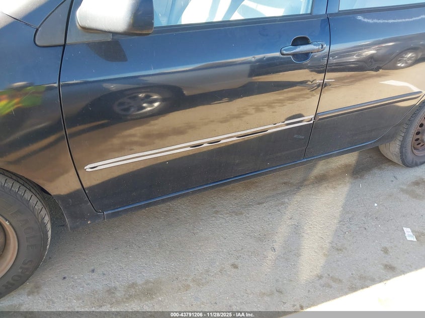 2004 Toyota Corolla Le VIN: JTDBR32E642028761 Lot: 43791206