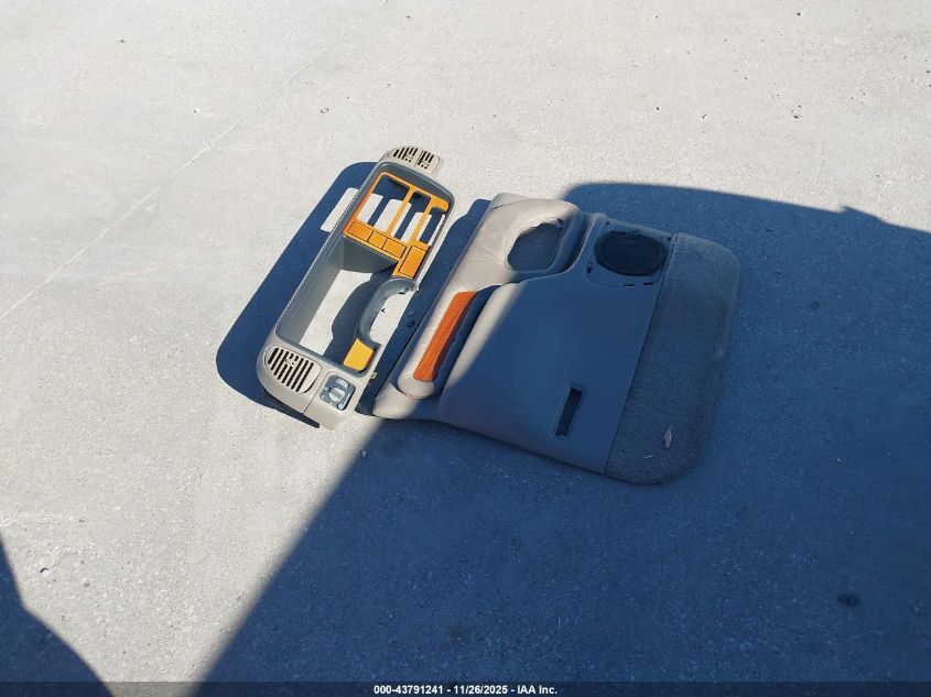 1997 Chevrolet Suburban 1500 VIN: 3GNEC16R7VG149539 Lot: 43791241