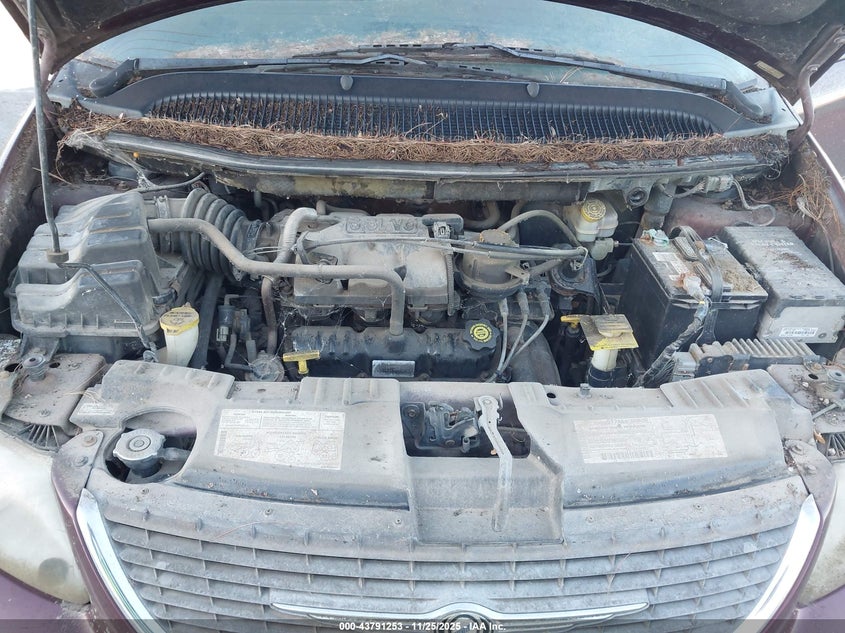 2001 Chrysler Town & Country Lx VIN: 2C4GP44381R335682 Lot: 43791253