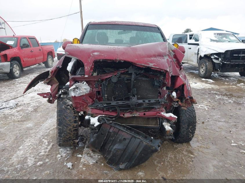 2005 Toyota Tundra Limited V8 VIN: 5TBDT481X5S492840 Lot: 43791411