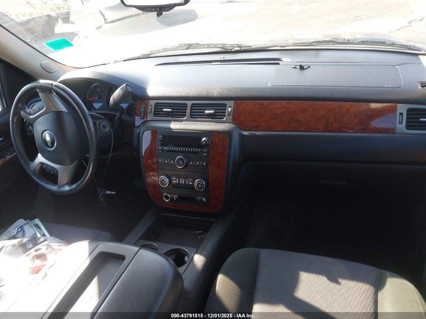 CHEVROLET SUBURBAN LS