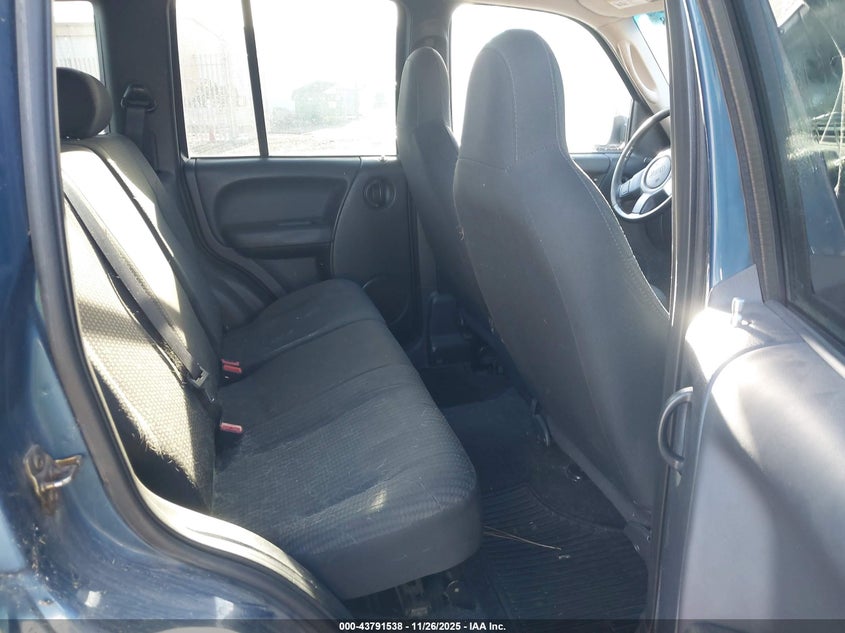 1J4GL48K34W204078 2004 JEEP LIBERTY (NORTH AMERICA) photo no. 8