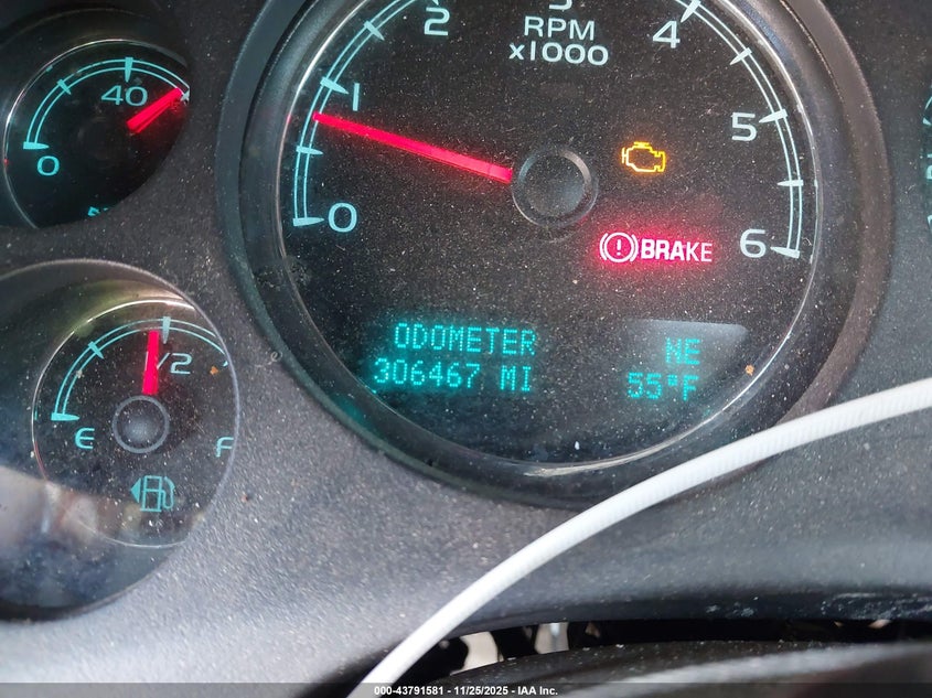 2009 Chevrolet Tahoe Ltz VIN: 1GNFC33J19R185425 Lot: 43791581