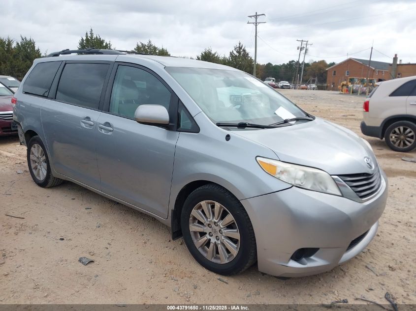 TOYOTA SIENNA LE 7 PASSENGER