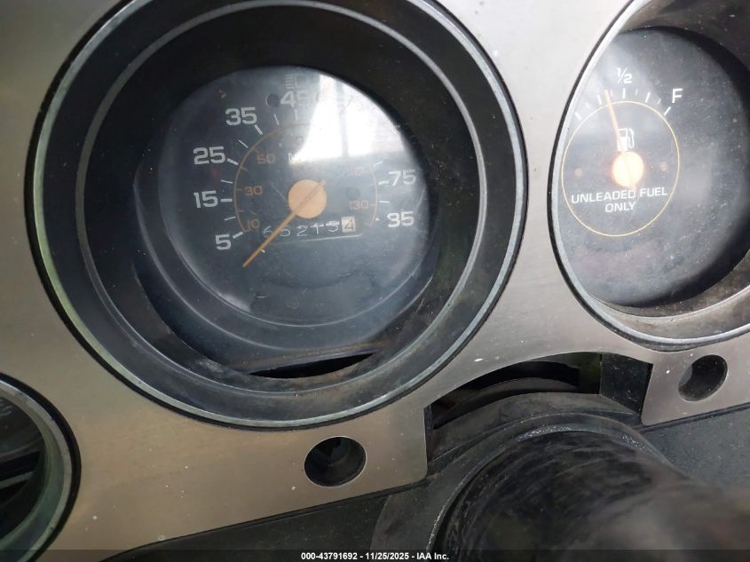 1985 Chevrolet K10 VIN: 1GCEK14H8FF334384 Lot: 43791692