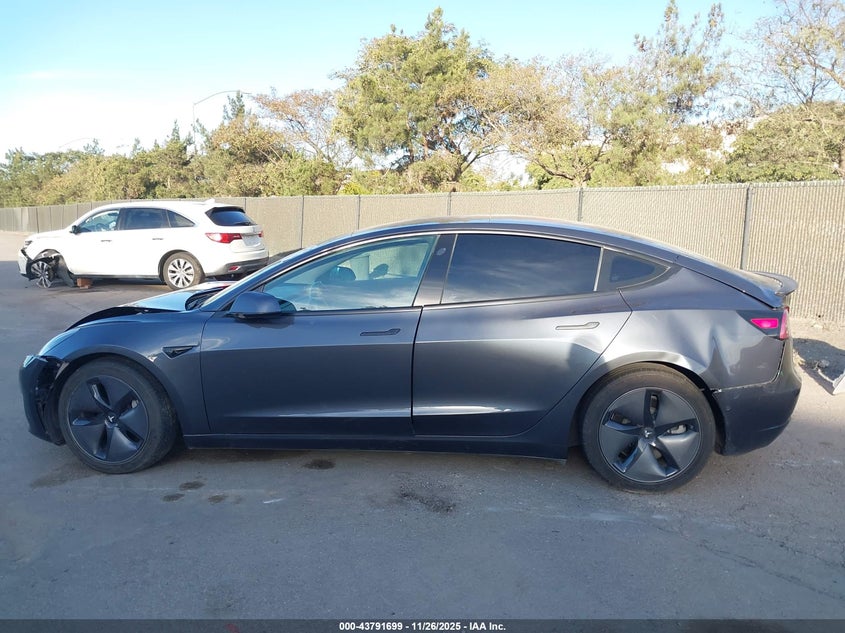 2018 Tesla Model 3 Long Range/Performance VIN: 5YJ3E1EB1JF128751 Lot: 43791699