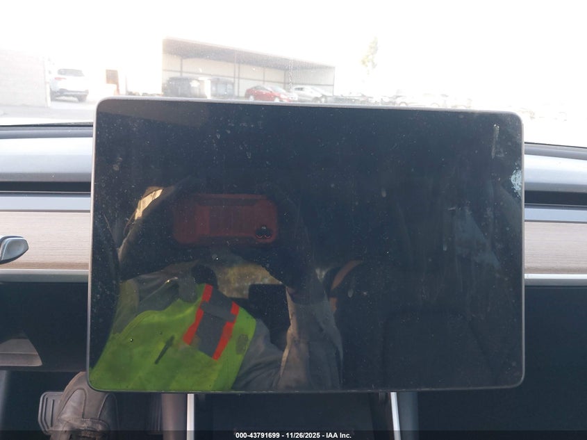 2018 Tesla Model 3 Long Range/Performance VIN: 5YJ3E1EB1JF128751 Lot: 43791699