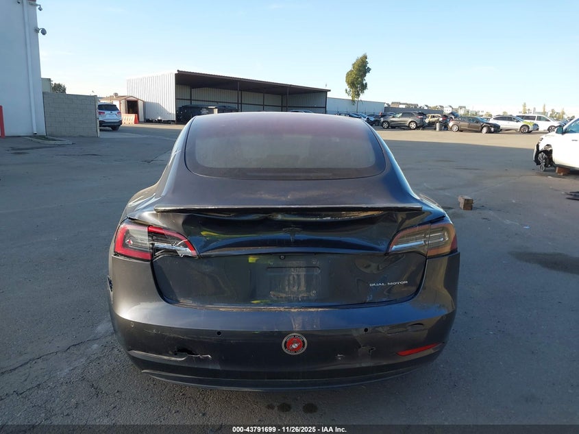 2018 Tesla Model 3 Long Range/Performance VIN: 5YJ3E1EB1JF128751 Lot: 43791699