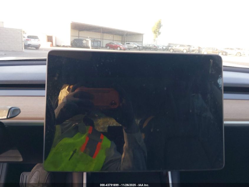 2018 Tesla Model 3 Long Range/Performance VIN: 5YJ3E1EB1JF128751 Lot: 43791699