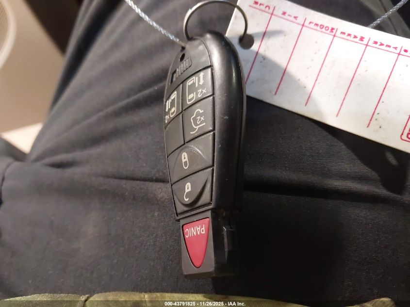 2014 Chrysler Town & Country Touring VIN: 2C4RC1BG8ER271660 Lot: 43791825