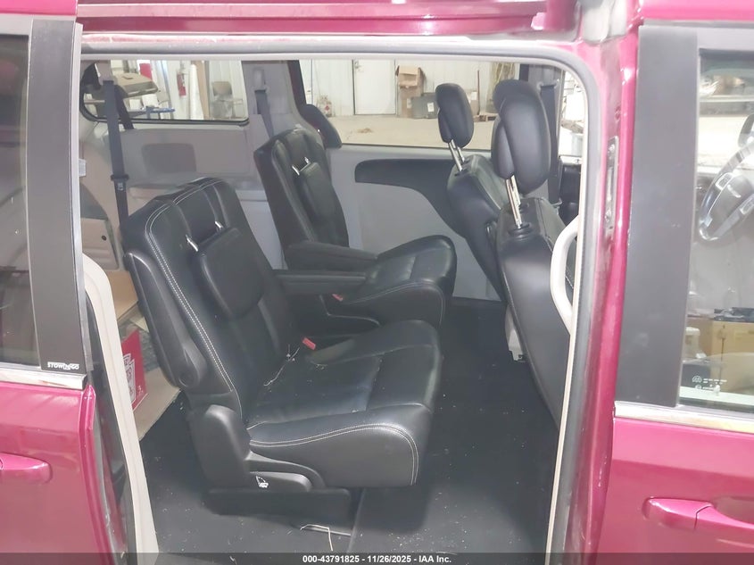 2014 Chrysler Town & Country Touring VIN: 2C4RC1BG8ER271660 Lot: 43791825