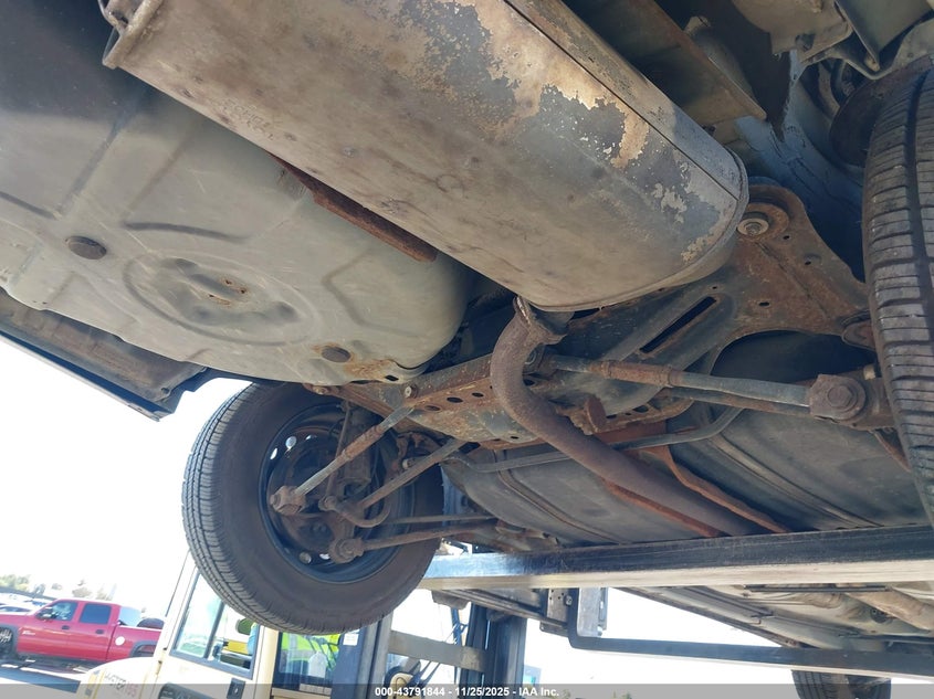 2003 Toyota Camry Le VIN: 4T1BE32K43U194647 Lot: 43791844