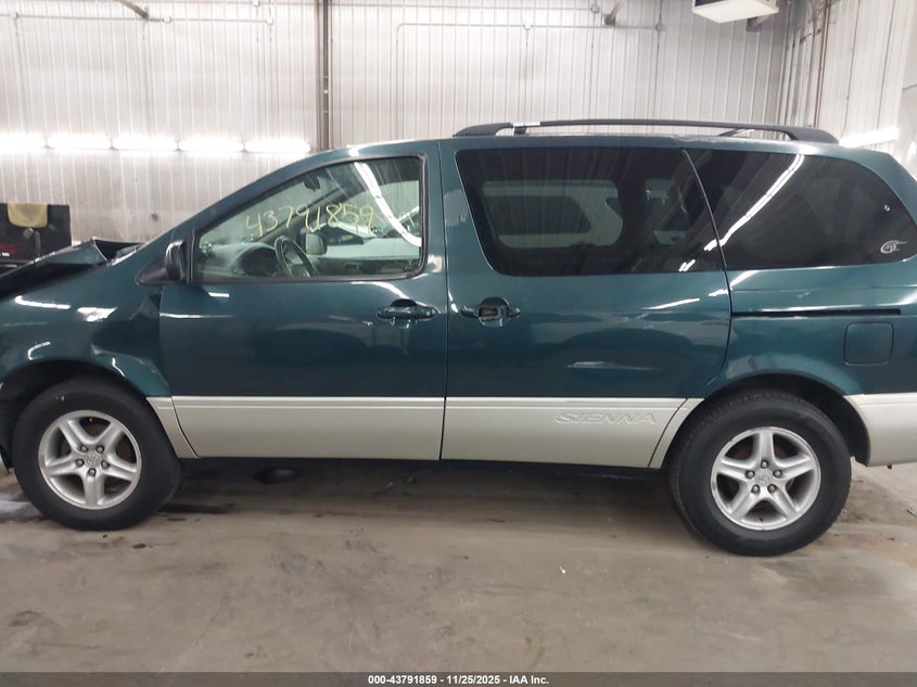 1998 Toyota Sienna Xle VIN: 4T3ZF13C3WU040420 Lot: 43791859