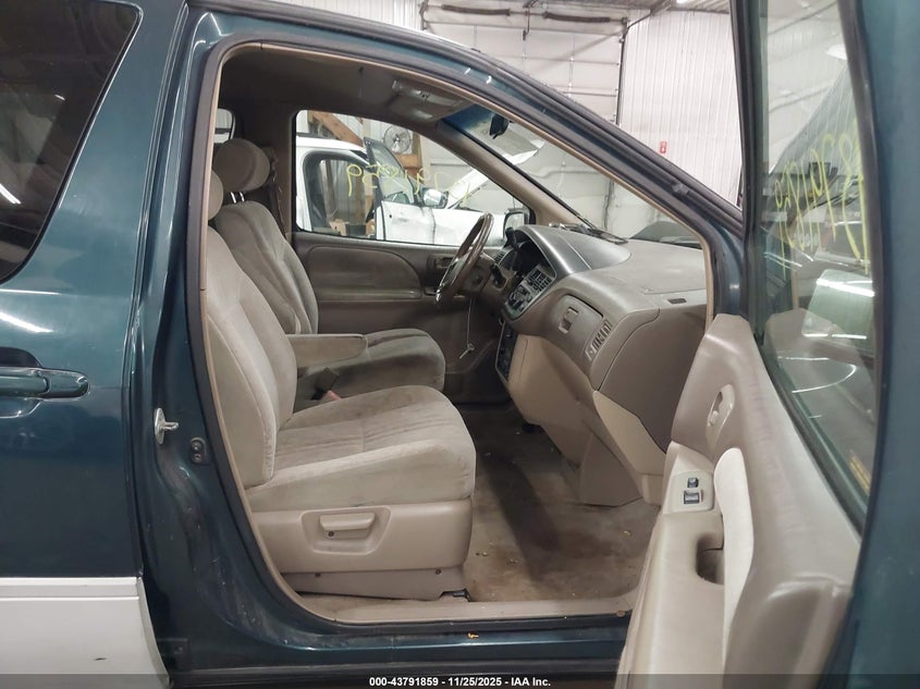 4T3ZF13C3WU040420 1998 TOYOTA SIENNA photo no. 5