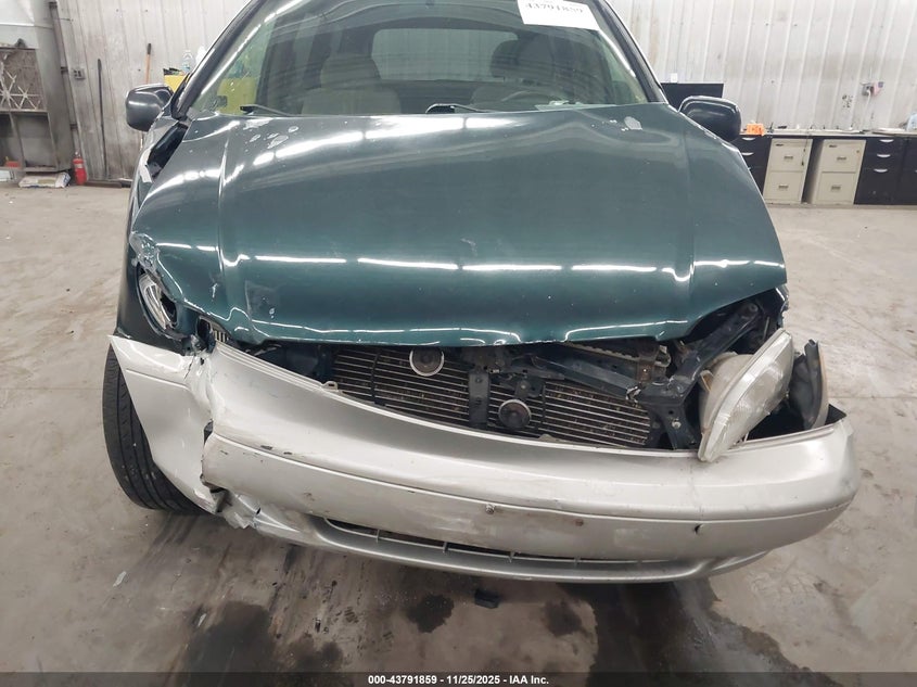 1998 Toyota Sienna Xle VIN: 4T3ZF13C3WU040420 Lot: 43791859