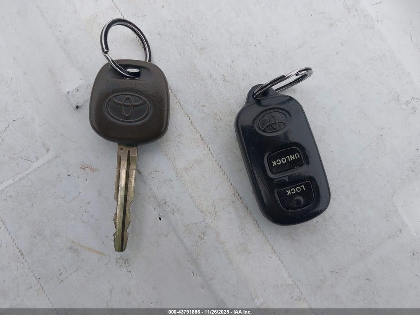 2005 Toyota Corolla Le VIN: 1NXBR32E55Z358523 Lot: 43791886