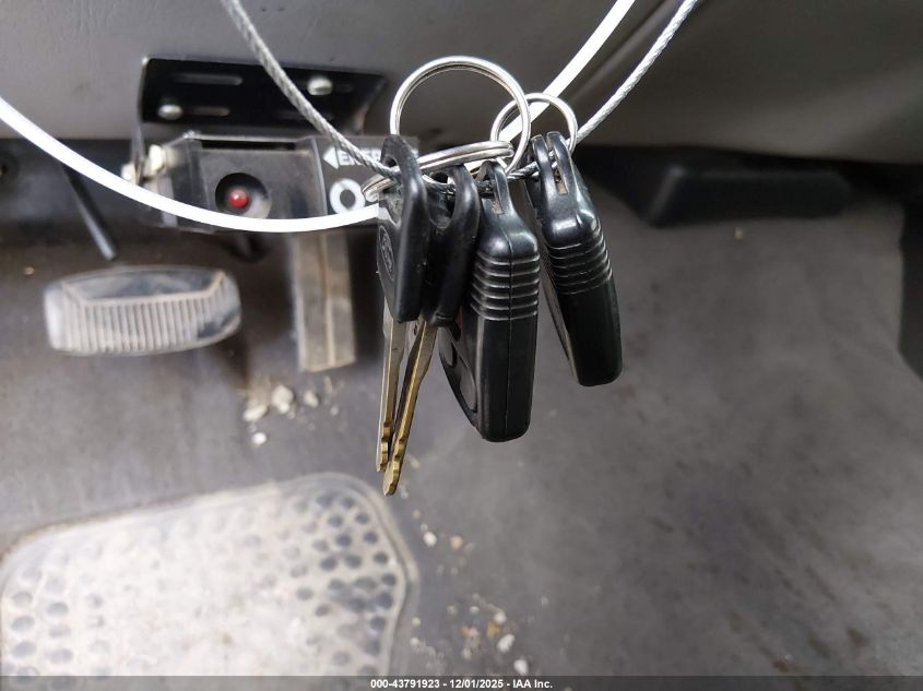 2001 Ford F-250 Lariat/Xl/Xlt VIN: 1FTNW20F81EB73483 Lot: 43791923