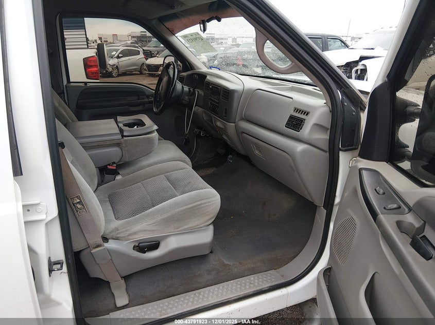1FTNW20F81EB73483 2001 FORD F250 photo no. 5
