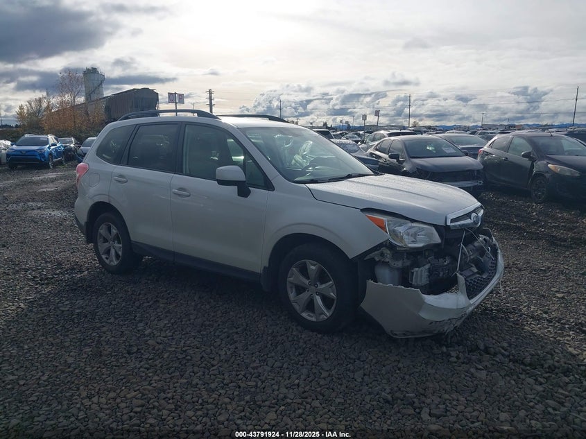 Vin: jf2sjadc5fh596170, lot: 44287372, subaru forester 2.5i premium 2015 img_1