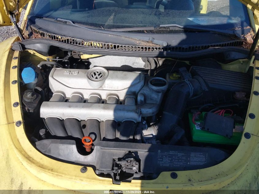 2010 Volkswagen New Beetle 2.5L VIN: 3VWRW3AGOAMO26368 Lot: 43791953