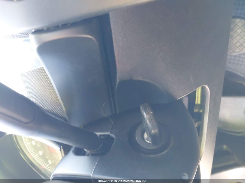 2010 Volkswagen New Beetle 2.5L VIN: 3VWRW3AGOAMO26368 Lot: 43791953