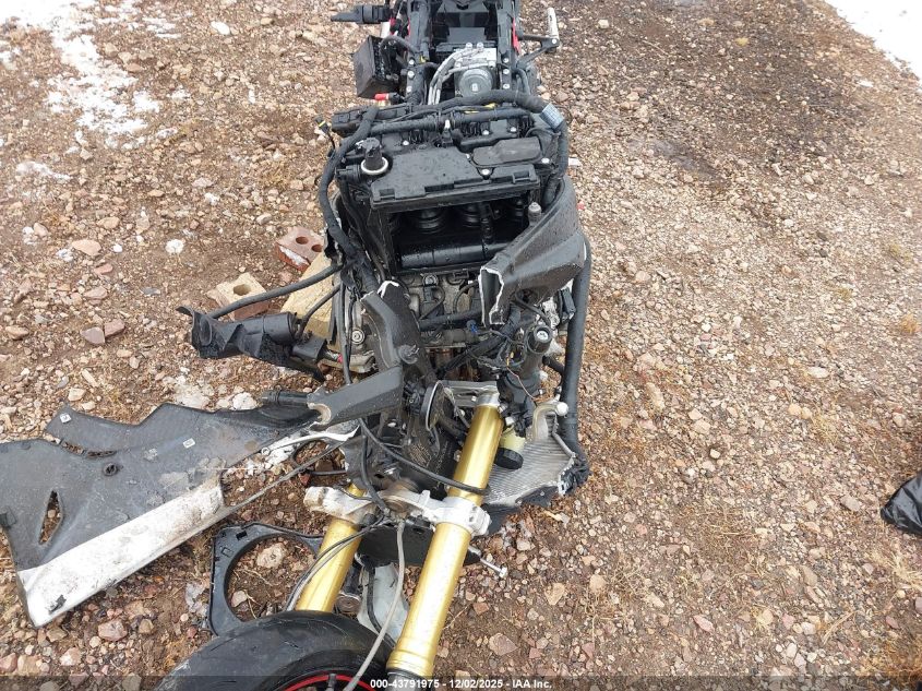 2016 BMW S 1000 Rr VIN: WB10D2104GZ354329 Lot: 43791975