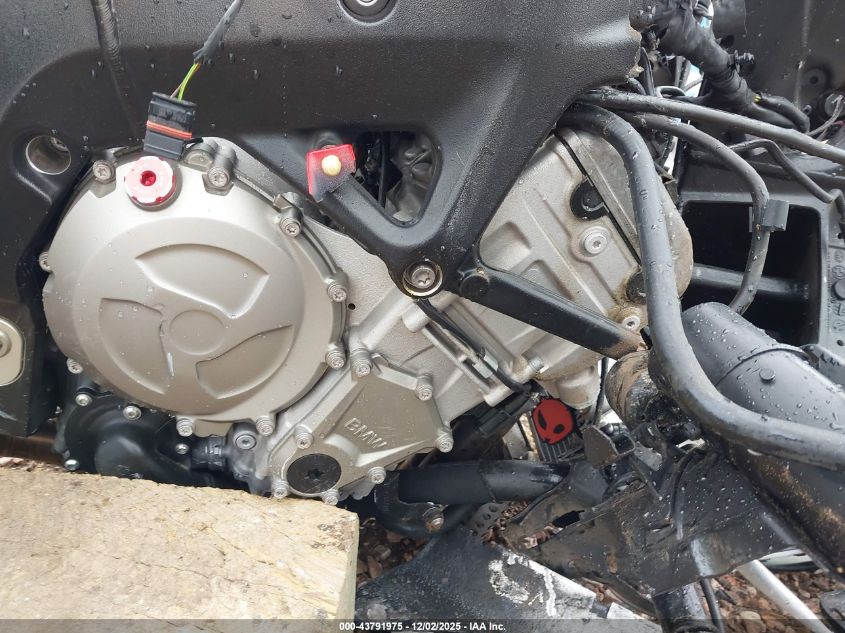 2016 BMW S 1000 Rr VIN: WB10D2104GZ354329 Lot: 43791975