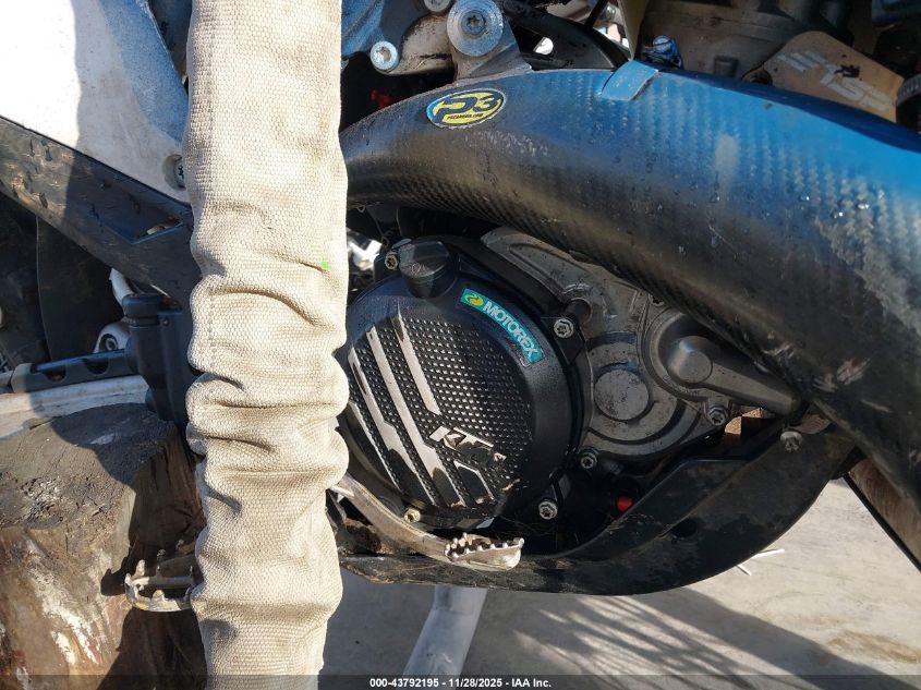 2024 Ktm 300 Xc-W Tpi VIN: VBKXWM237RM346305 Lot: 43792195