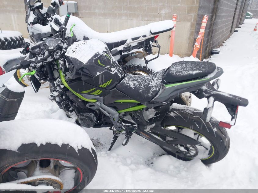 2017 Kawasaki Zr900 VIN: JKAZR2B1XHDA17663 Lot: 43792307