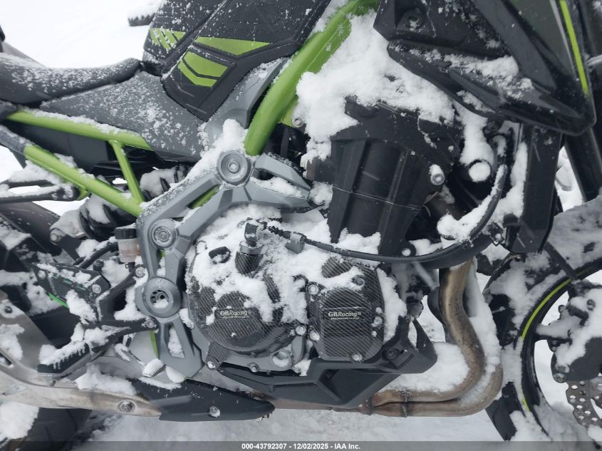 2017 Kawasaki Zr900 VIN: JKAZR2B1XHDA17663 Lot: 43792307