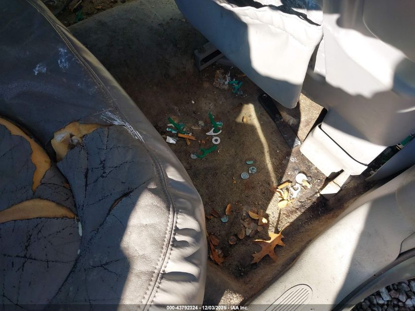 1998 Buick Park Avenue VIN: 1G4CW52K6W4648866 Lot: 43792324