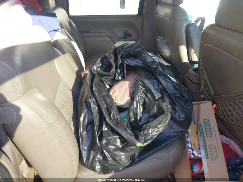 1999 Chevrolet Suburban 1500 Lt VIN: 3GNEC16R6XG226226 Lot: 43792368