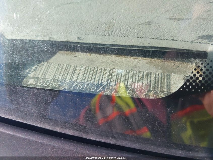 1999 Chevrolet Suburban 1500 Lt VIN: 3GNEC16R6XG226226 Lot: 43792368