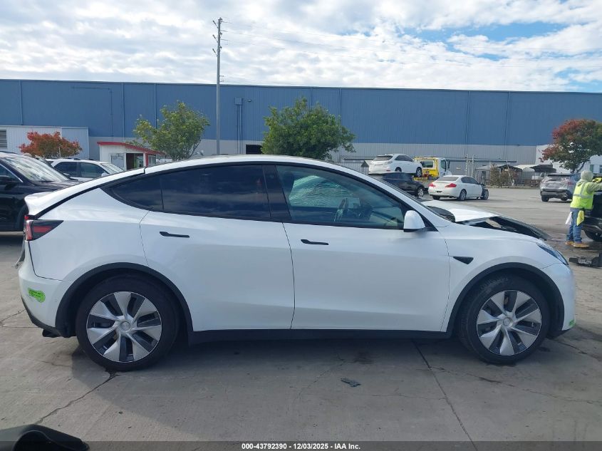 2022 Tesla Model Y Long Range Dual Motor All-Wheel Drive VIN: 7SAYGDEE0NF544844 Lot: 43792390